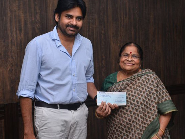 Pawan Kalyan Mom Donates for Janasena